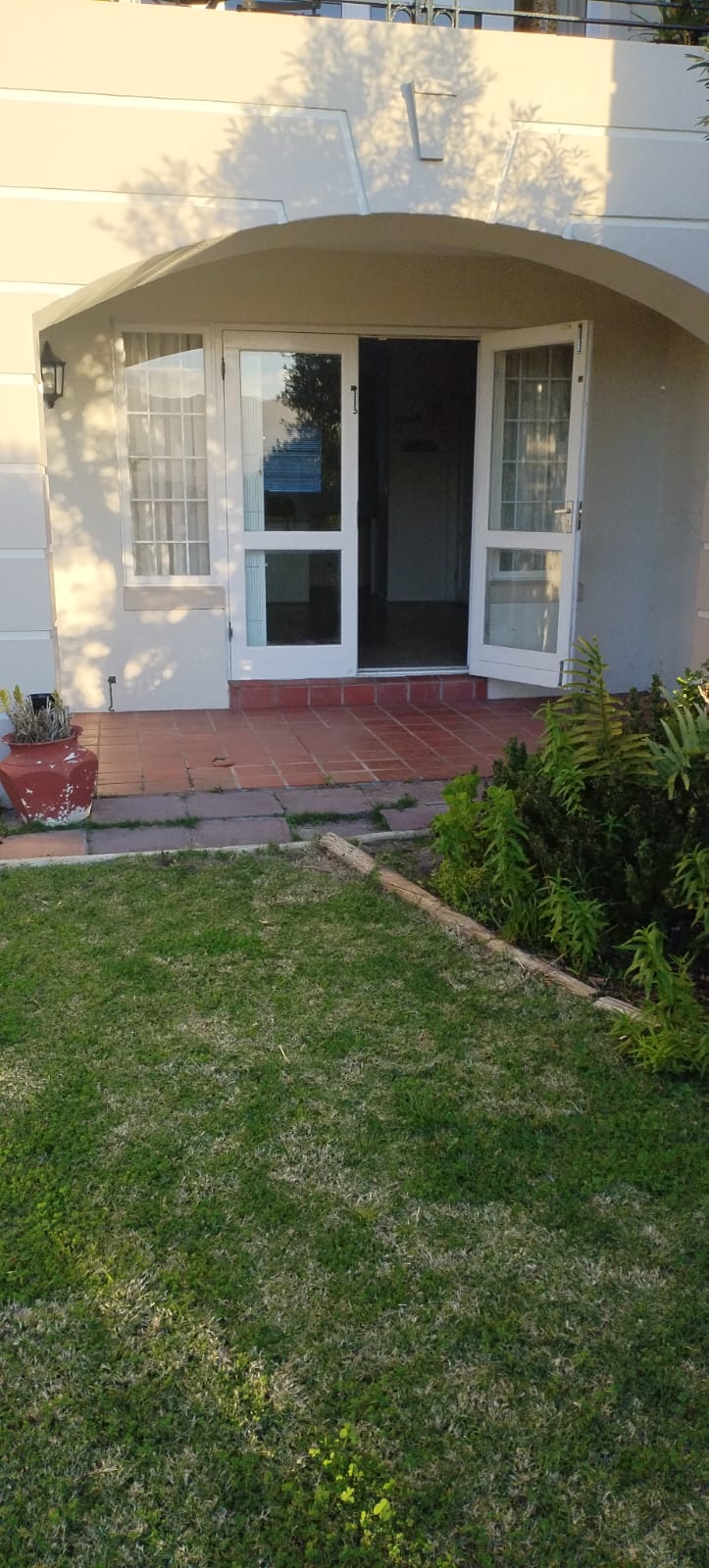 To Let 2 Bedroom Property for Rent in Tokai Western Cape